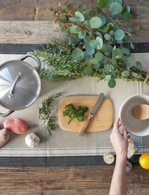 bambu: bamboo cutting board